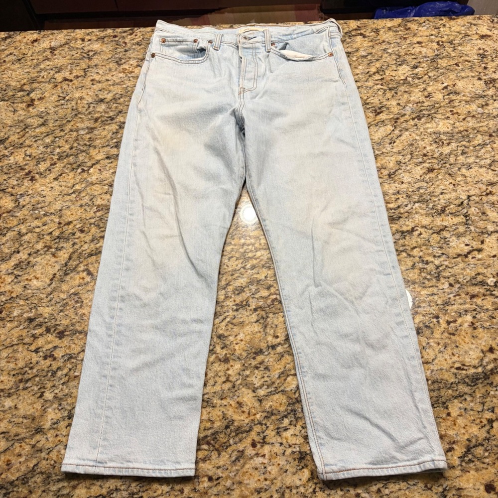 Levis Wedgie Straight Jeans Light Wash Blue Denim Size 30 High Rise Womens